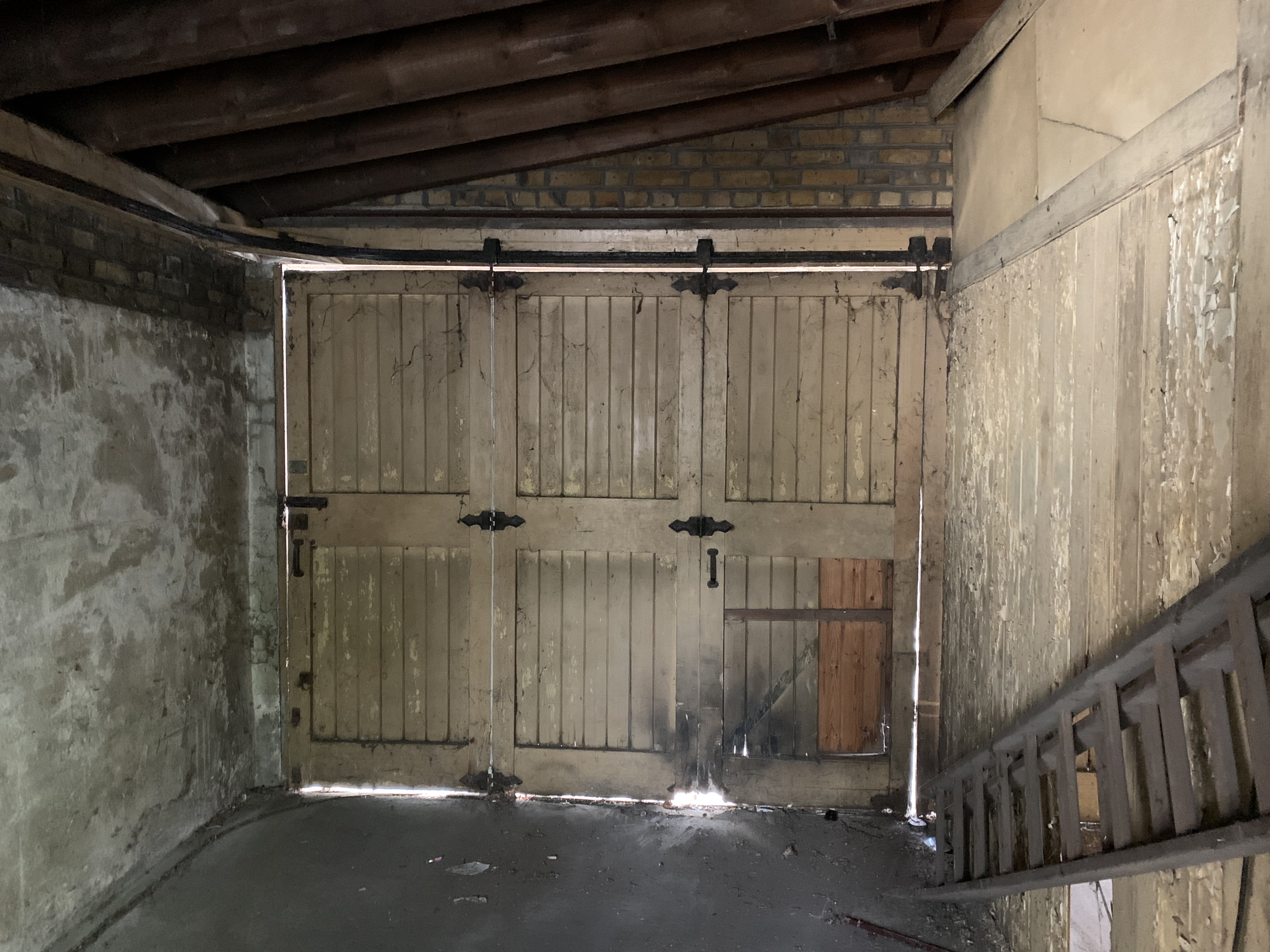 Image of the double garage